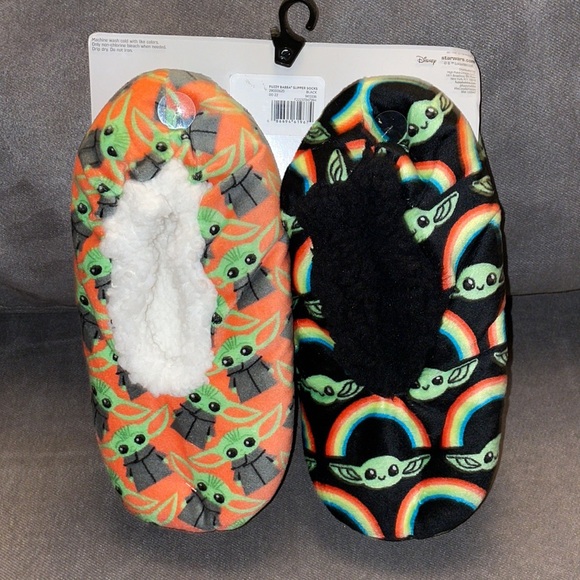 NWT.  2 pair of STAR WARS MANDALORIAN Slippers. - Picture 2 of 8